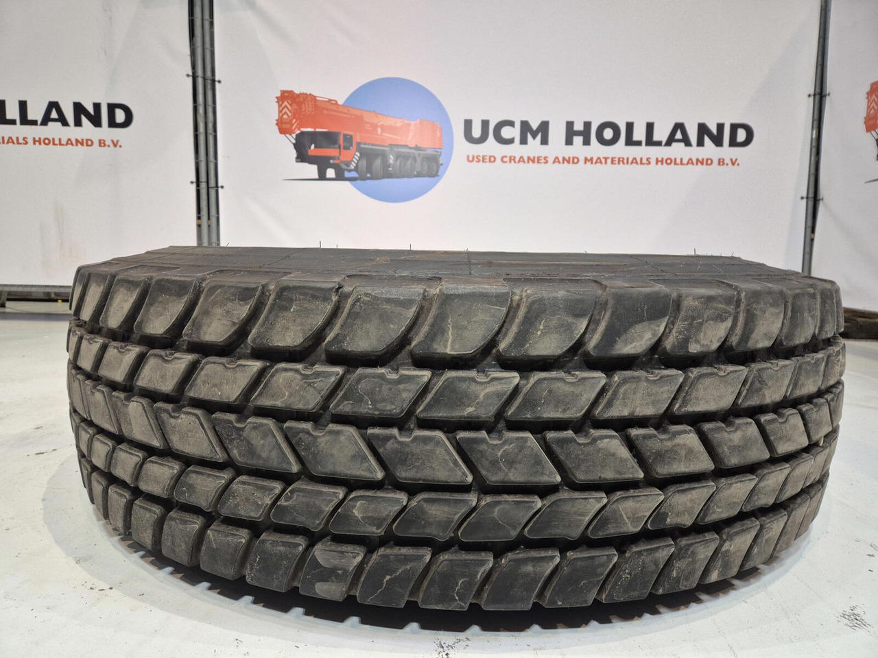 Liebherr Wheel 445/95R25 10 12 1p - Колесо для Кранов: фото 3 Liebherr Wheel 445/95R25 10 12 1p - Колесо для Кранов: фото 3