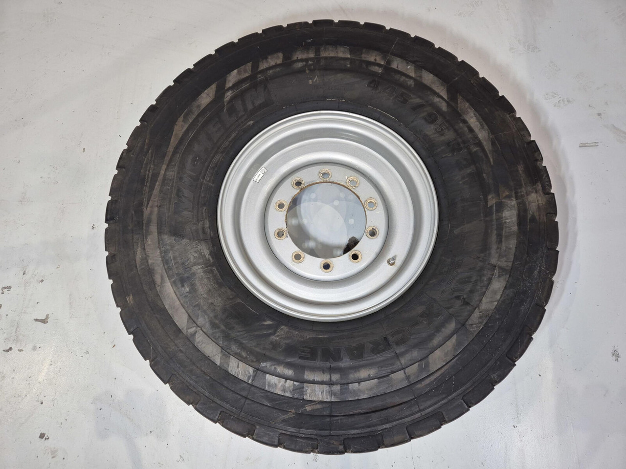 Liebherr Wheel 445/95R25 10 12 1p - Колесо для Кранов: фото 2 Liebherr Wheel 445/95R25 10 12 1p - Колесо для Кранов: фото 2