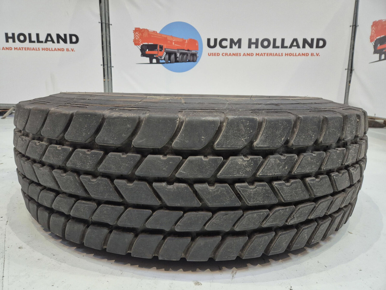 Liebherr Wheel 445/95R25 10 12 1p - Колесо для Кранов: фото 3 Liebherr Wheel 445/95R25 10 12 1p - Колесо для Кранов: фото 3