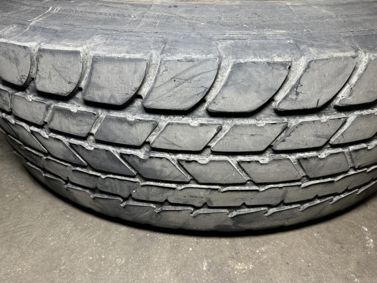 Michelin Wheel 445/95R25 10 12.3 1p - Колесо для Кранов: фото 3 Michelin Wheel 445/95R25 10 12.3 1p - Колесо для Кранов: фото 3