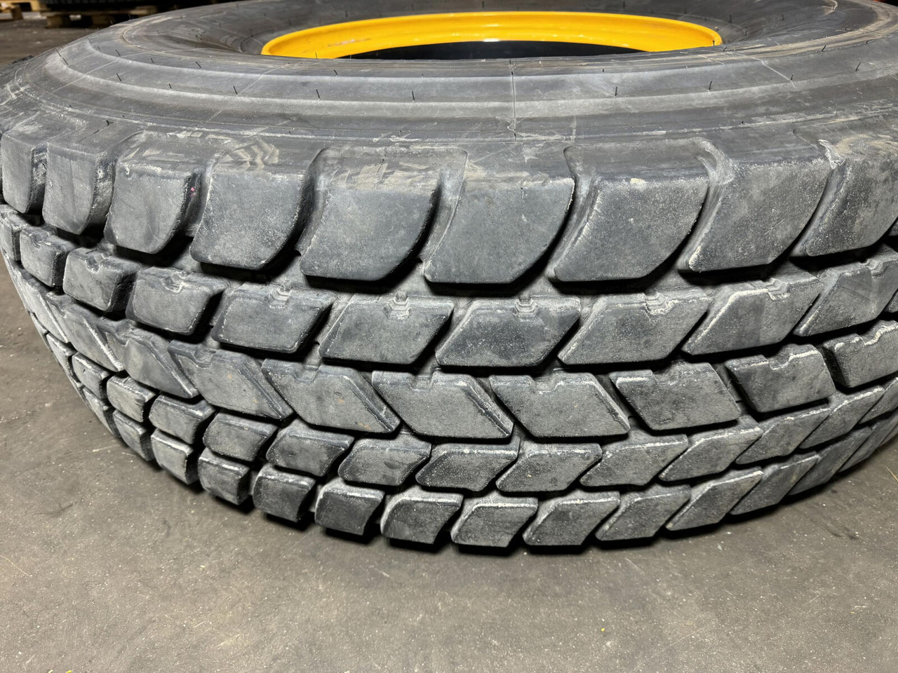 Michelin Wheel 445/95R25 10 12.3 1p - Колесо для Кранов: фото 3 Michelin Wheel 445/95R25 10 12.3 1p - Колесо для Кранов: фото 3