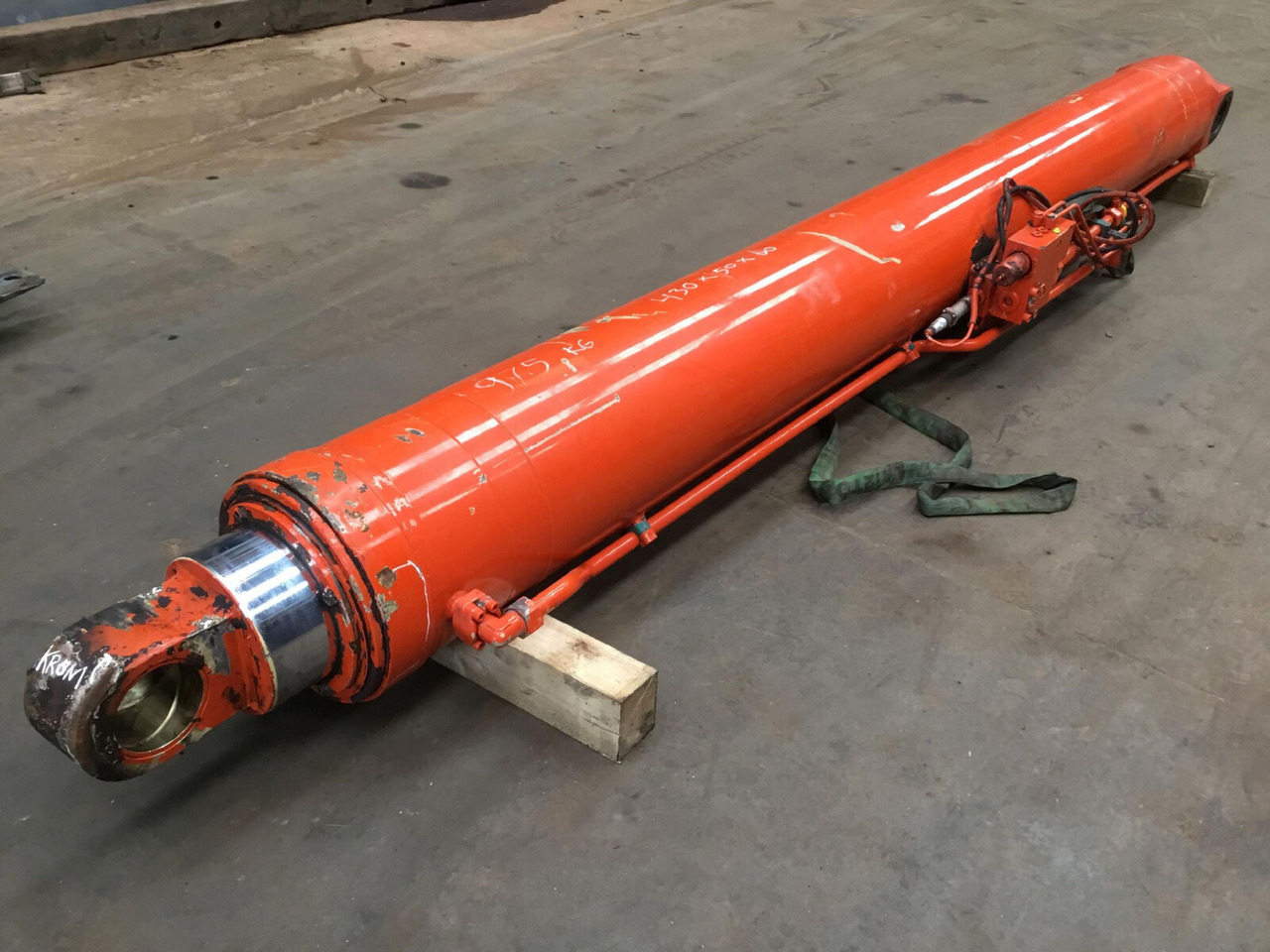 Terex AC 100 boom cylinder - Гидравлический цилиндр для Мобильных кранов: фото 1 Terex AC 100 boom cylinder - Гидравлический цилиндр для Мобильных кранов: фото 1