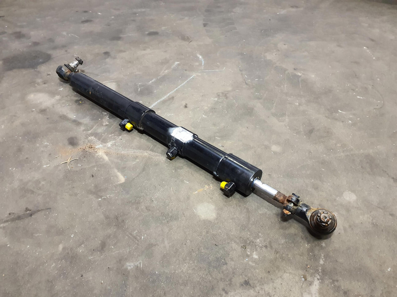 Terex AC 700 Steering Cylinder alxe 8 and 9 - Гидравлический цилиндр для Кранов: фото 1 Terex AC 700 Steering Cylinder alxe 8 and 9 - Гидравлический цилиндр для Кранов: фото 1