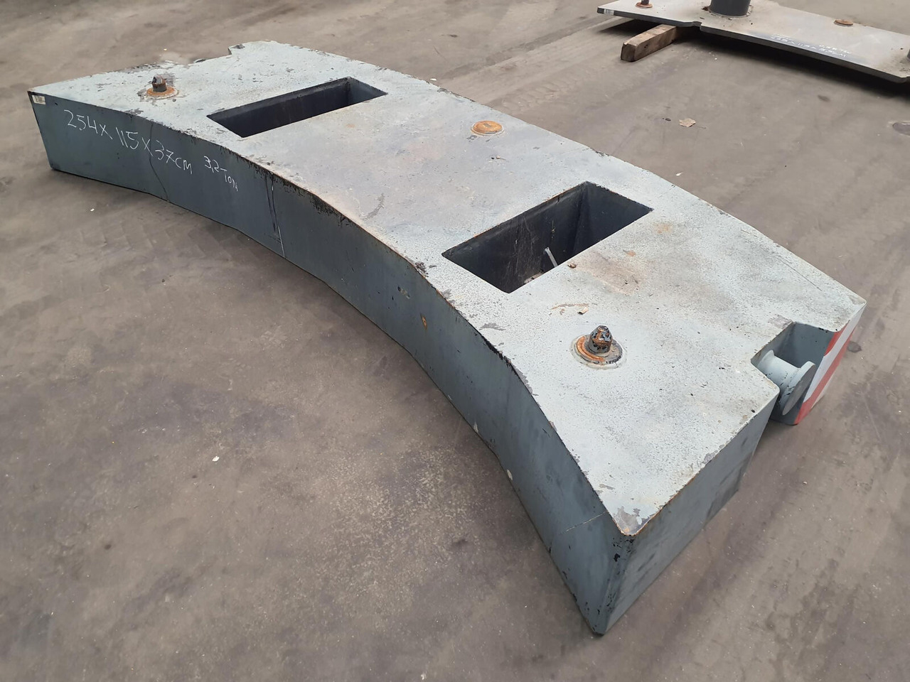 Terex Terex Demag Challenger 4200 counterweight 3.2 Ton - Противовес для Мобильных кранов: фото 2 Terex Terex Demag Challenger 4200 counterweight 3.2 Ton - Противовес для Мобильных кранов: фото 2
