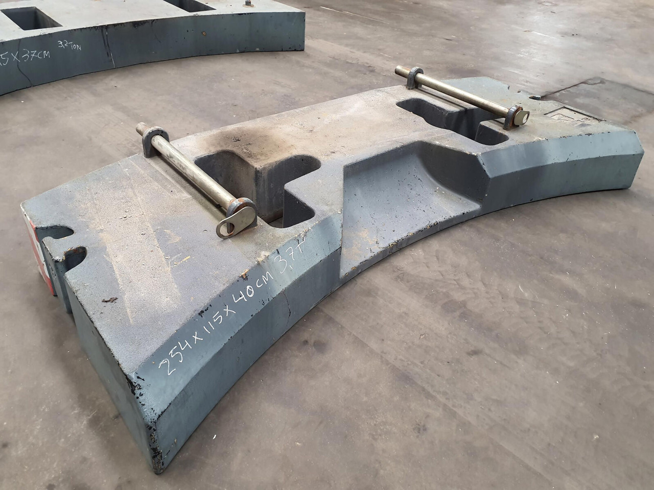 Terex Terex Demag Challenger 4200 counterweight 3.7 Ton - Противовес для Мобильных кранов: фото 1 Terex Terex Demag Challenger 4200 counterweight 3.7 Ton - Противовес для Мобильных кранов: фото 1