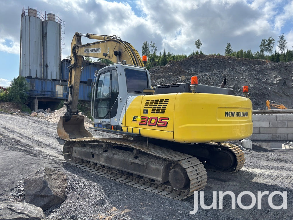 Bandgrävare New Holland E305 - Гусеничный экскаватор: фото 4 Bandgrävare New Holland E305 - Гусеничный экскаватор: фото 4