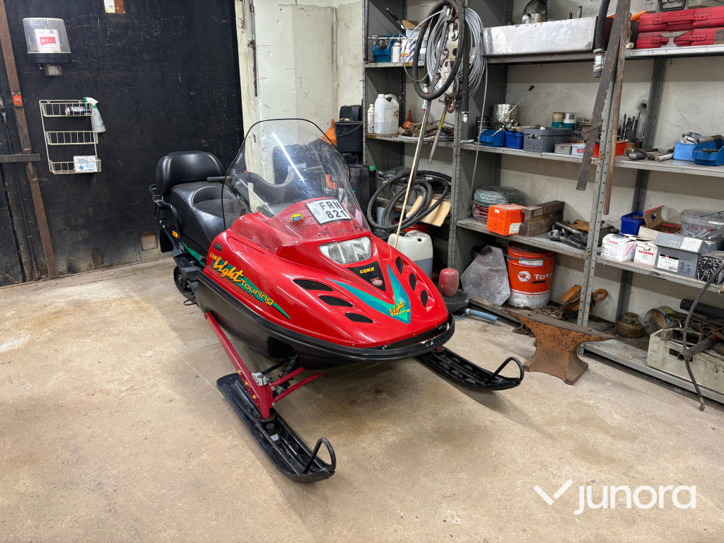 Snöskoter Lynx Light Touring Rotax 377 - Другая техника: фото 4 Snöskoter Lynx Light Touring Rotax 377 - Другая техника: фото 4