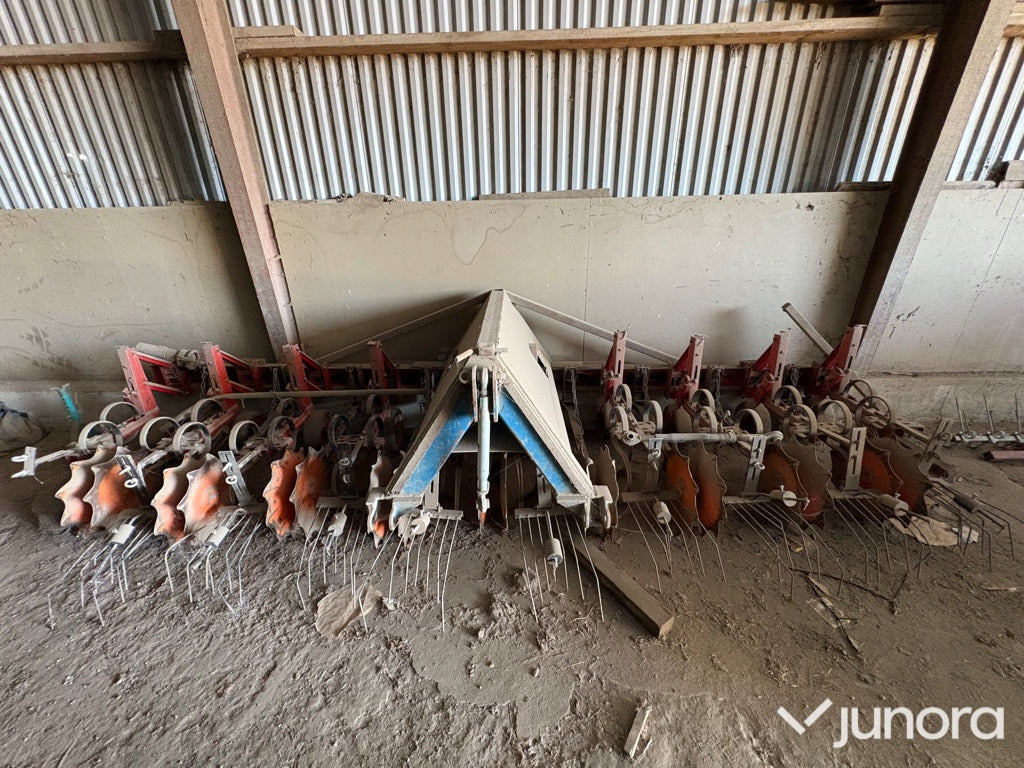 Fronthacka / Radhacka - Kverneland, 9radig - Борона: фото 1 Fronthacka / Radhacka - Kverneland, 9radig - Борона: фото 1