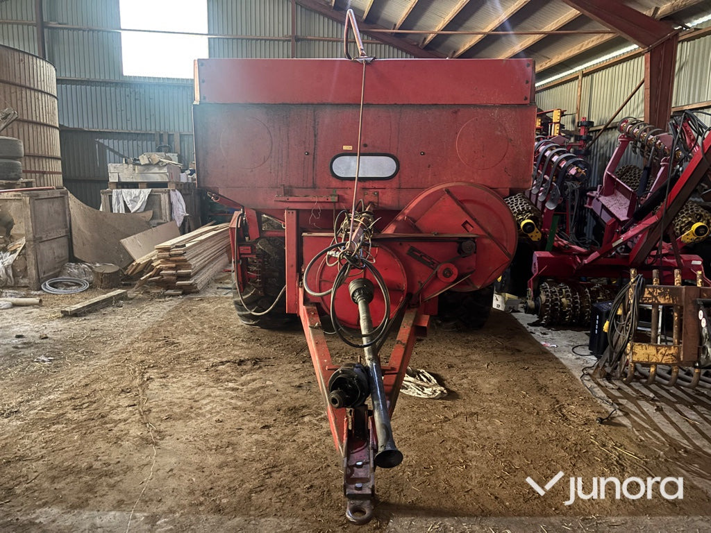 Gödningspridare - Överum Tive 6012 - Навозоразбрасыватель: фото 4 Gödningspridare - Överum Tive 6012 - Навозоразбрасыватель: фото 4