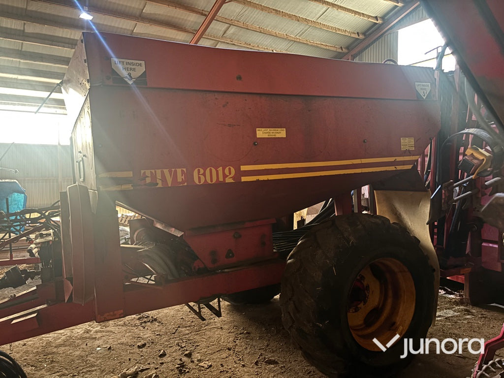 Gödningspridare - Överum Tive 6012 - Навозоразбрасыватель: фото 5 Gödningspridare - Överum Tive 6012 - Навозоразбрасыватель: фото 5