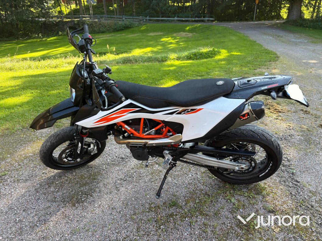 KTM 690 Smc R 2020 - Мотоцикл: фото 4 KTM 690 Smc R 2020 - Мотоцикл: фото 4
