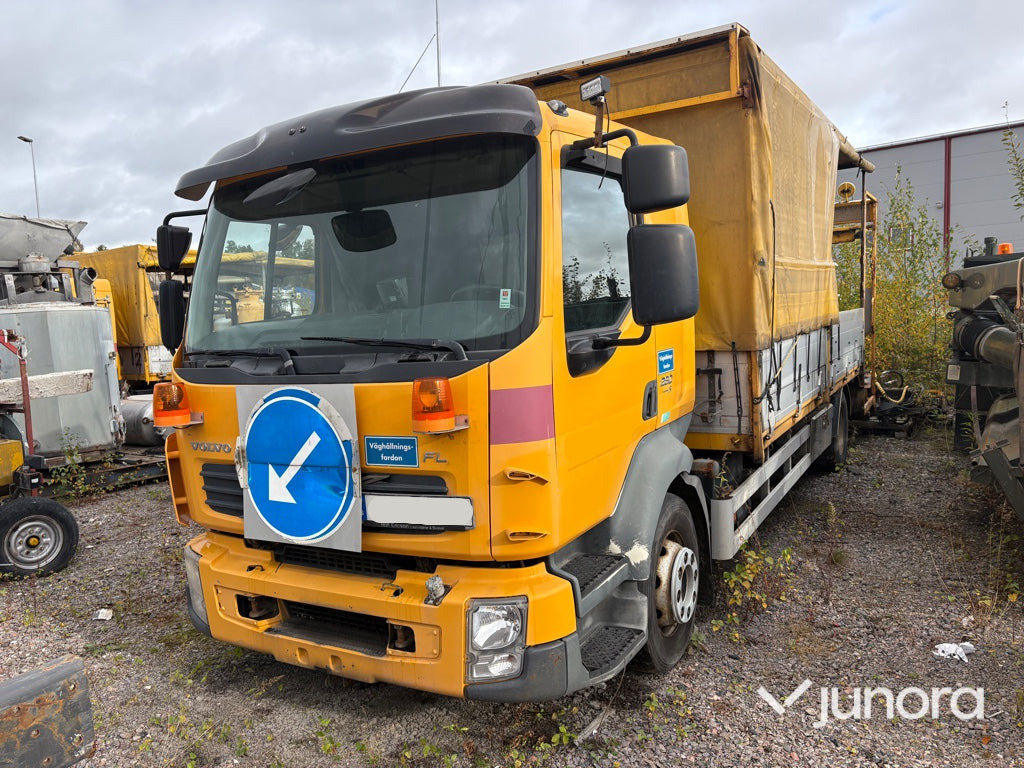 Lastbil - Volvo FLL 240-280 HP 42R - Тентованный грузовик, Коммунальная/ Специальная техника: фото 1 Lastbil - Volvo FLL 240-280 HP 42R - Тентованный грузовик, Коммунальная/ Специальная техника: фото 1