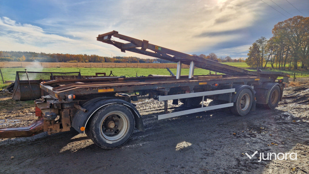 Lastväxlarvagn + Tipp - Härryda, THLBS-300-N - Прицеп-контейнеровоз/ Сменный кузов: фото 2 Lastväxlarvagn + Tipp - Härryda, THLBS-300-N - Прицеп-контейнеровоз/ Сменный кузов: фото 2