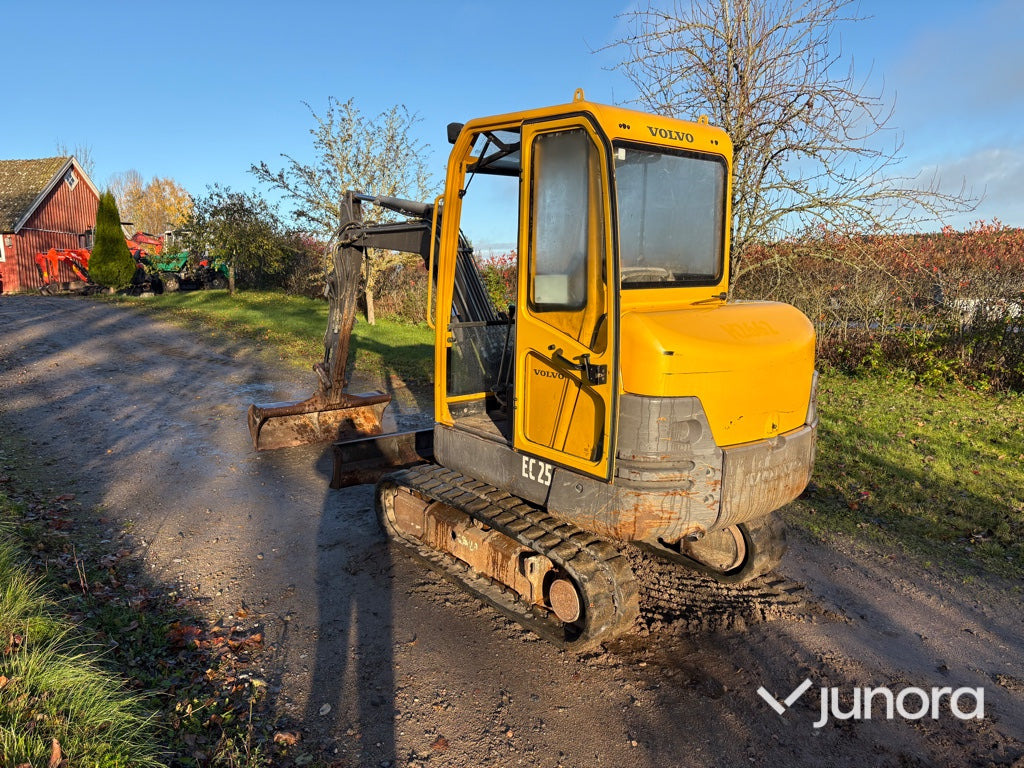 Minigrävare - Volvo, EC25 - Мини-экскаватор: фото 3 Minigrävare - Volvo, EC25 - Мини-экскаватор: фото 3