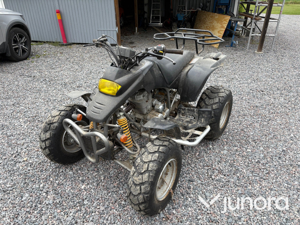 Motorcykel, ATV SMC 200 - årsmodell 2005 - Квадроцикл: фото 1 Motorcykel, ATV SMC 200 - årsmodell 2005 - Квадроцикл: фото 1