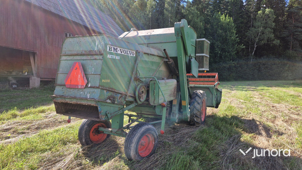 Skördetröska - Volvo BM, Aktiv 800 + Aktiv 800 som reservdel - Зерноуборочный комбайн: фото 3 Skördetröska - Volvo BM, Aktiv 800 + Aktiv 800 som reservdel - Зерноуборочный комбайн: фото 3