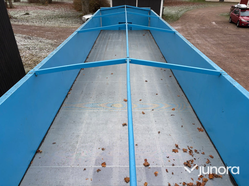 Самосвальный прицеп Torkvagn/Spannmålsvagn med tipp - 25 kubik: фото 11 Самосвальный прицеп Torkvagn/Spannmålsvagn med tipp - 25 kubik: фото 11