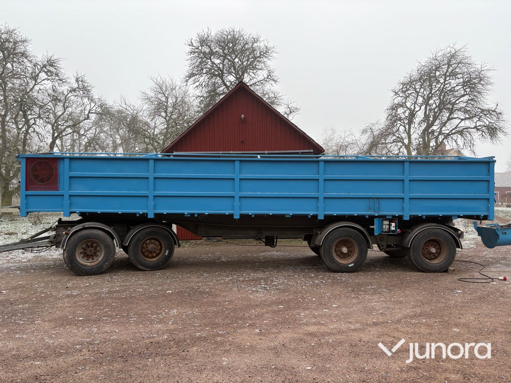 Самосвальный прицеп Torkvagn/Spannmålsvagn med tipp - 25 kubik: фото 8 Самосвальный прицеп Torkvagn/Spannmålsvagn med tipp - 25 kubik: фото 8