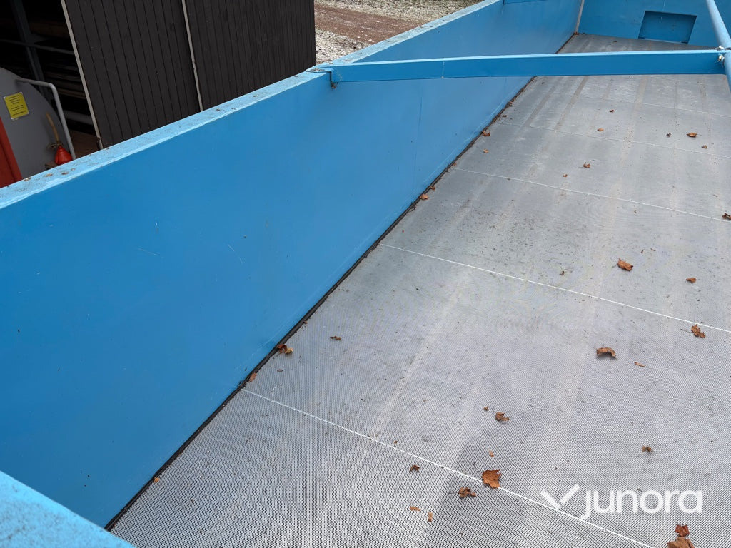 Самосвальный прицеп Torkvagn/Spannmålsvagn med tipp - 25 kubik: фото 12 Самосвальный прицеп Torkvagn/Spannmålsvagn med tipp - 25 kubik: фото 12