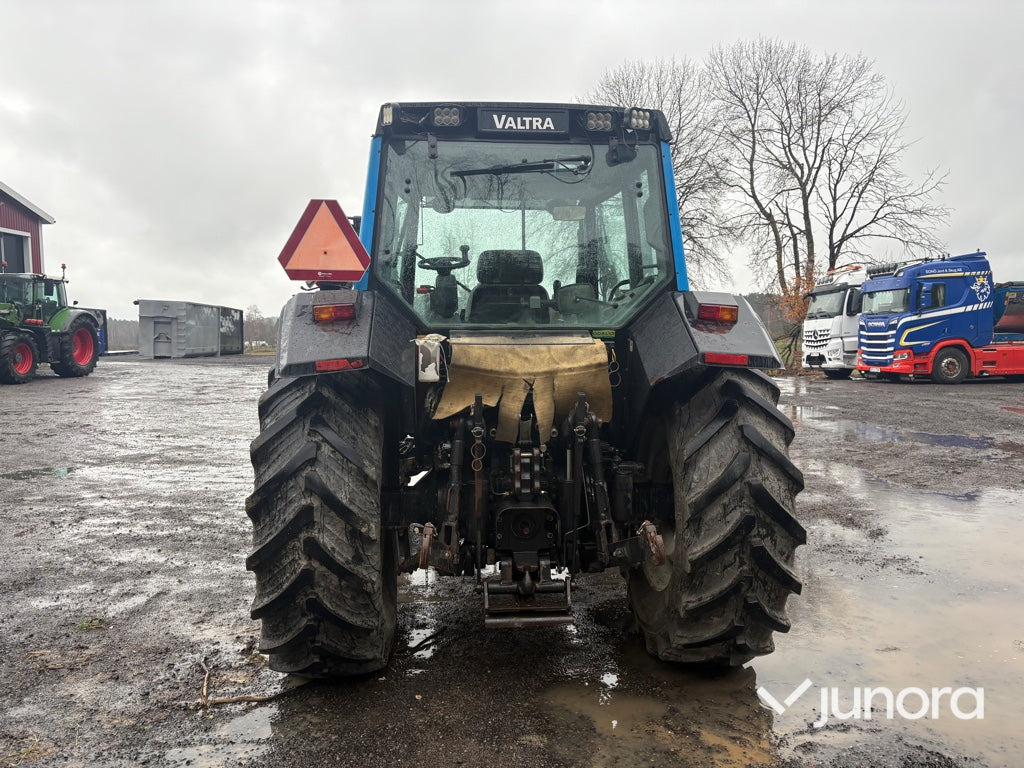 Traktor - Valtra 6550-4 med frontlastare - Трактор: фото 4 Traktor - Valtra 6550-4 med frontlastare - Трактор: фото 4
