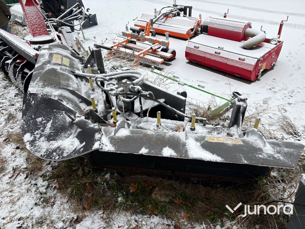 Vikplog - Uni-Väg UV-280 - Отвал для снега: фото 5 Vikplog - Uni-Väg UV-280 - Отвал для снега: фото 5