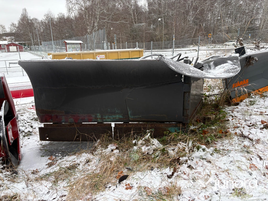 Vikplog - Uni-Väg UV-280 - Отвал для снега: фото 3 Vikplog - Uni-Väg UV-280 - Отвал для снега: фото 3