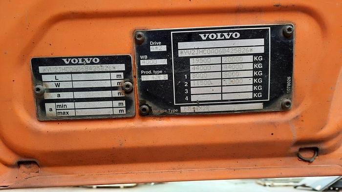 Подметально-уборочная машина VOLVO M9 4x2R + Johnston Beam VX800 Road Cleaner: фото 14