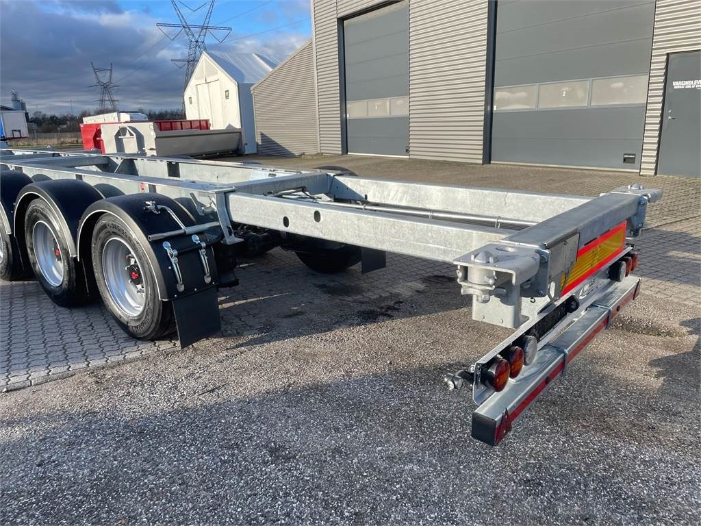 Hangler SDS 430 container chassis - multi låse - ADR - Полуприцеп-контейнеровоз/ Сменный кузов: фото 2 Hangler SDS 430 container chassis - multi låse - ADR - Полуприцеп-контейнеровоз/ Сменный кузов: фото 2