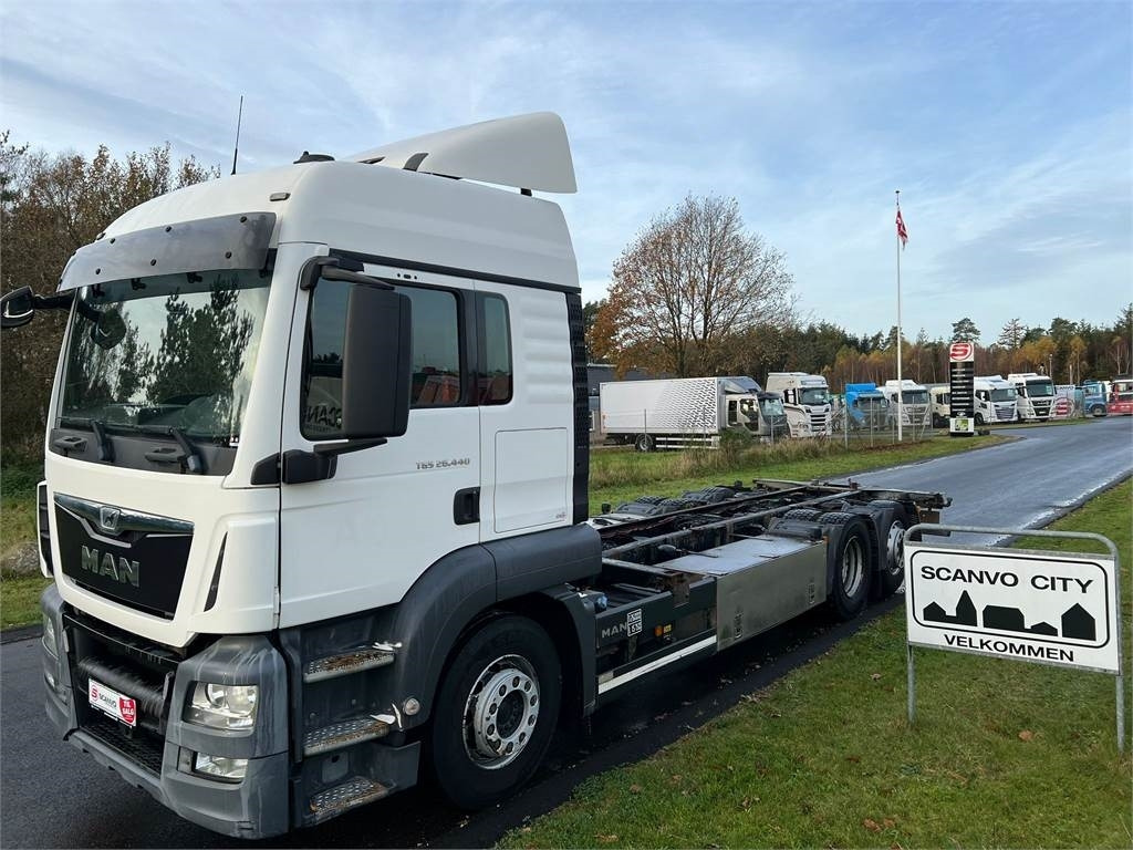 MAN TGS 26-440 6x2-4 LL - Грузовик-контейнеровоз/ Сменный кузов: фото 2 MAN TGS 26-440 6x2-4 LL - Грузовик-контейнеровоз/ Сменный кузов: фото 2