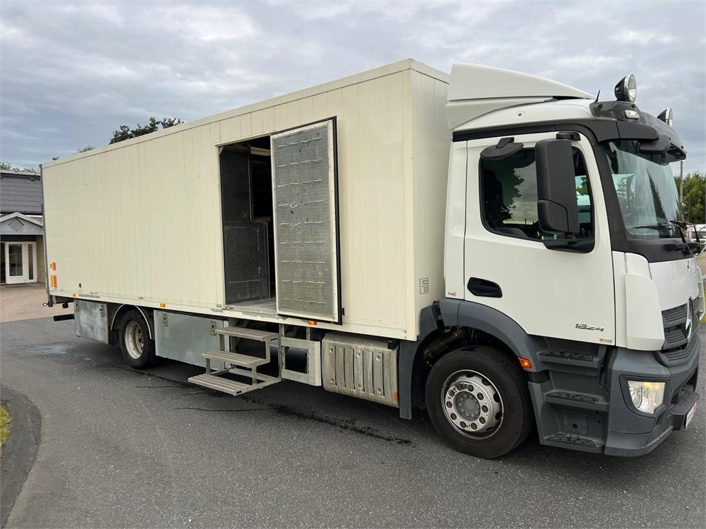 Mercedes-Benz Antos 1824 LnR - Грузовик с закрытым кузовом: фото 1 Mercedes-Benz Antos 1824 LnR - Грузовик с закрытым кузовом: фото 1