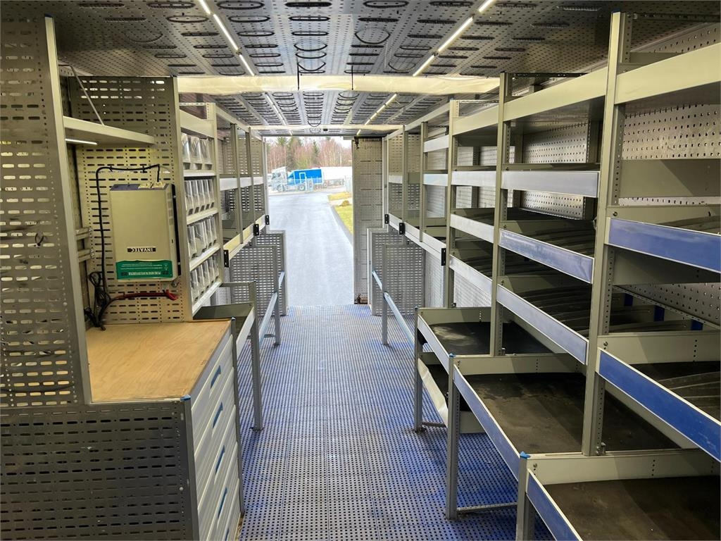 Mercedes-Benz Antos 1824 LnR - Грузовик с закрытым кузовом: фото 4 Mercedes-Benz Antos 1824 LnR - Грузовик с закрытым кузовом: фото 4