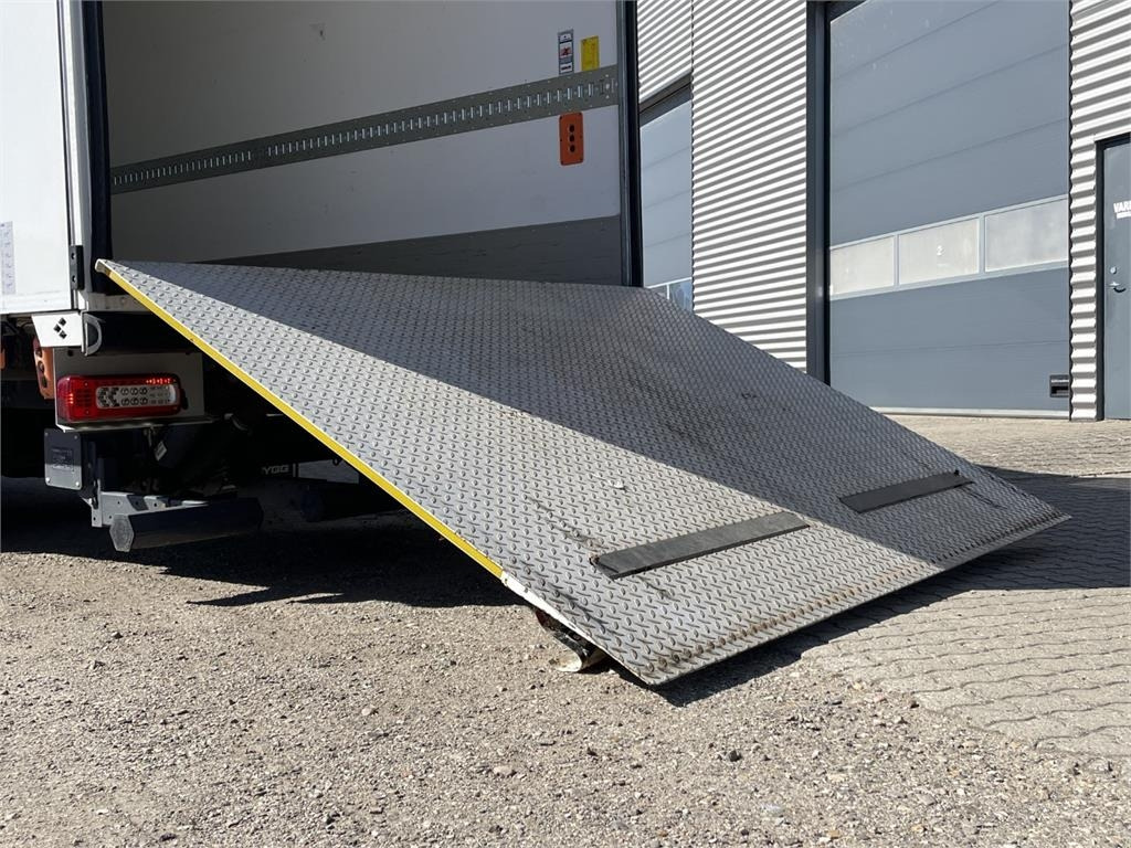 Renault D280 Premium  - Грузовик с закрытым кузовом: фото 3 Renault D280 Premium  - Грузовик с закрытым кузовом: фото 3