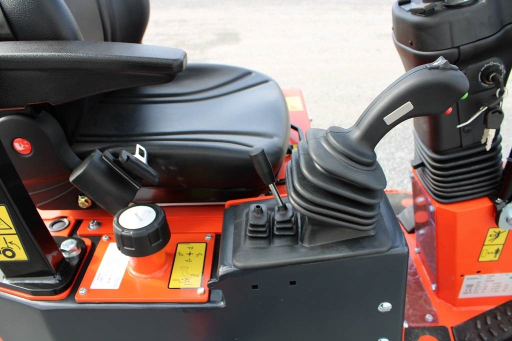 Новый Компактный фронтальный погрузчик Kubota RT100-2 UUSI: фото 12