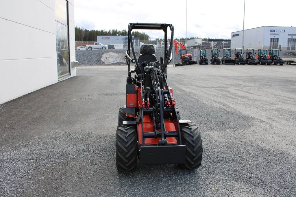 Новый Компактный фронтальный погрузчик Kubota RT100-2 UUSI: фото 7