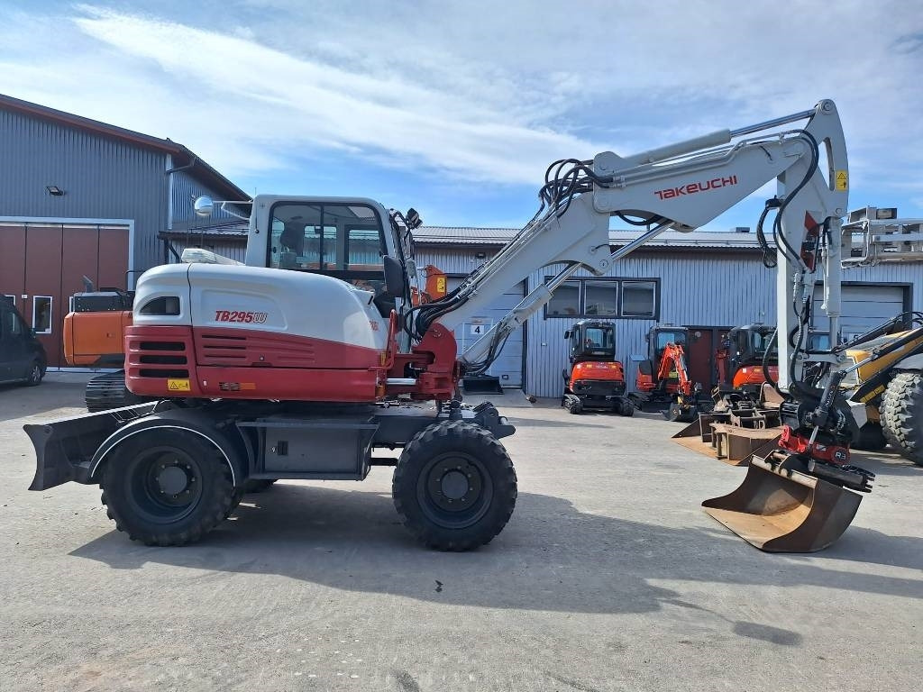 Takeuchi MYYTY! SOLD! TB295W PYÖRITTÄJÄLLÄ - Колёсный экскаватор: фото 5 Takeuchi MYYTY! SOLD! TB295W PYÖRITTÄJÄLLÄ - Колёсный экскаватор: фото 5
