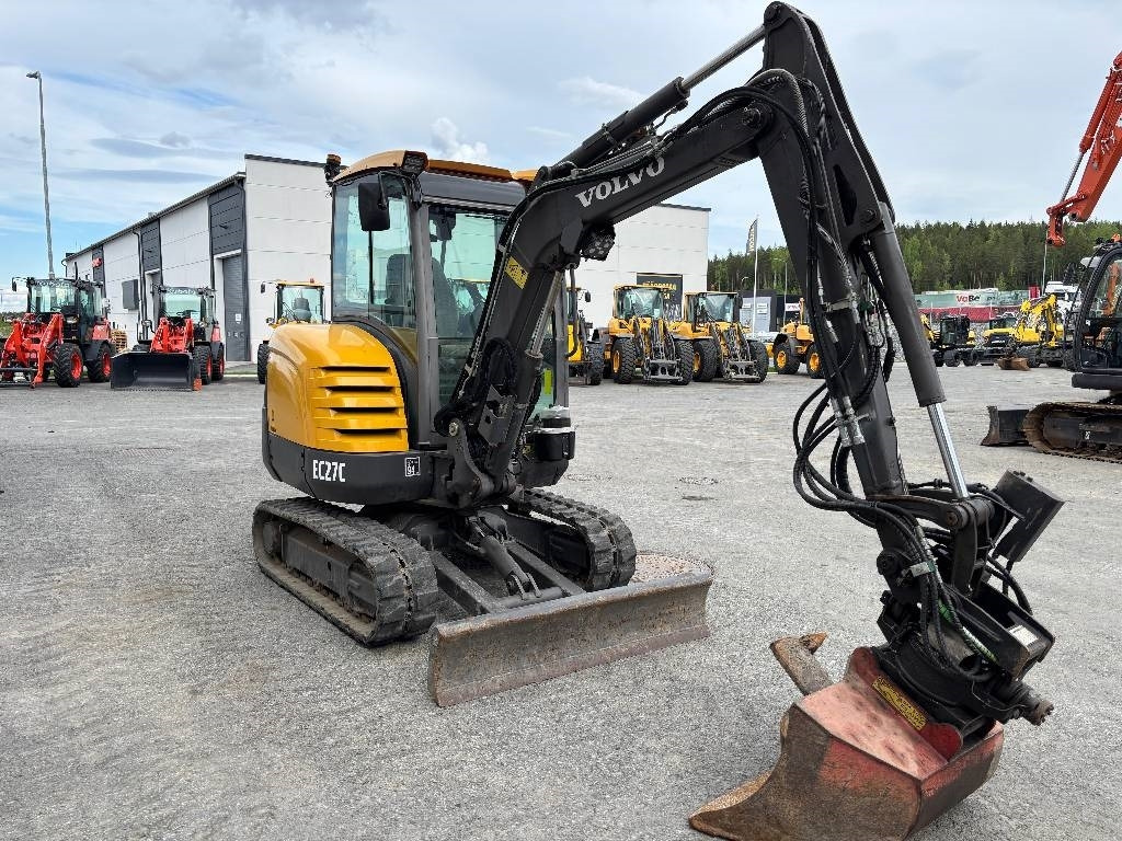 Мини-экскаватор Volvo EC27C PYÖRITTÄJÄLLÄ: фото 6