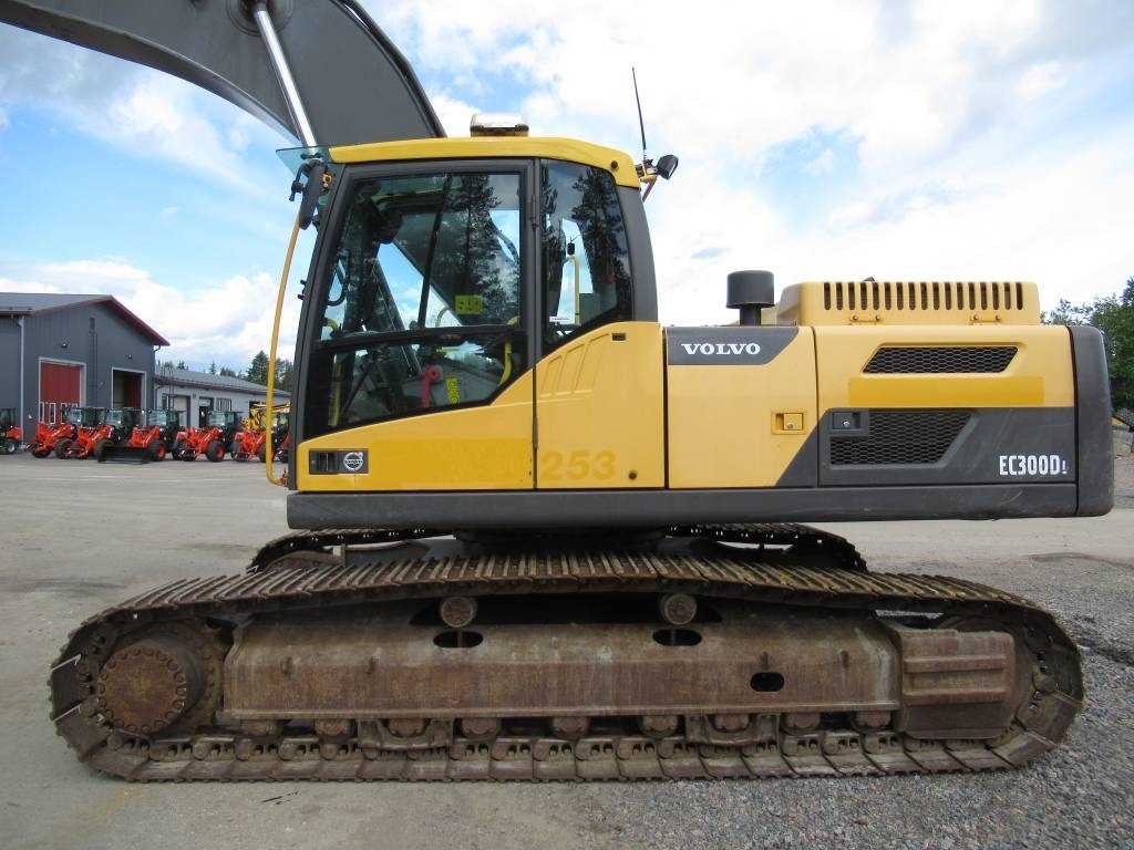 Volvo EC300DL PYÖRITTÄJÄLLÄ - Гусеничный экскаватор: фото 2 Volvo EC300DL PYÖRITTÄJÄLLÄ - Гусеничный экскаватор: фото 2
