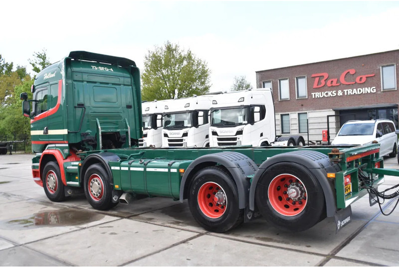 Scania R520 HL V8 8x2 - EURO 6 - MANUAL - RETARDER - WHEELBASE: 510 cm - 10 TONS FRONT AXLE - XENON - - Грузовик-контейнеровоз/ Сменный кузов: фото 2 Scania R520 HL V8 8x2 - EURO 6 - MANUAL - RETARDER - WHEELBASE: 510 cm - 10 TONS FRONT AXLE - XENON - - Грузовик-контейнеровоз/ Сменный кузов: фото 2