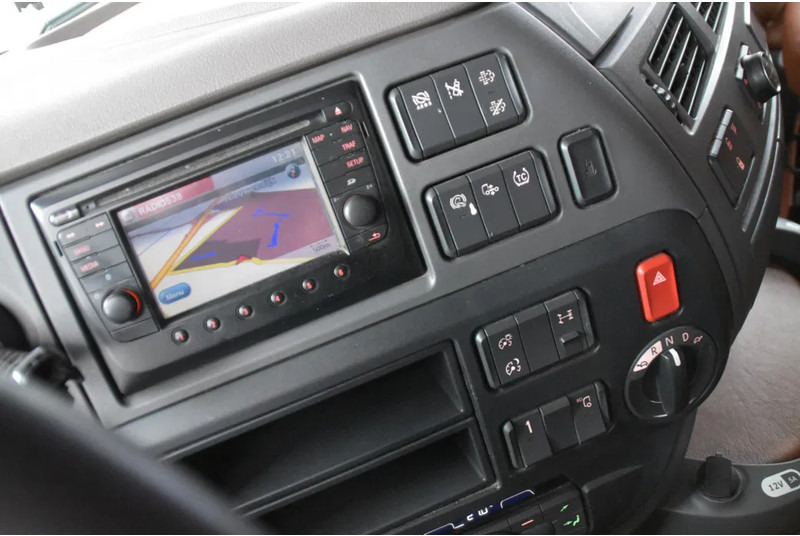 Тягач DAF XF 480 SSC 4x2 - NEW TACHO - 839 TKM - PARK. AIRCO - NAVI - SPECIAL INTERIOR - 2 x FUEL TANKS - ALCOA'S - TOP CONDITION -: фото 8