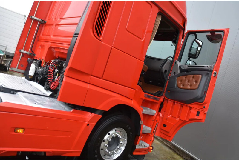 Тягач DAF XF 480 SSC 4x2 - NEW TACHO - 839 TKM - PARK. AIRCO - NAVI - SPECIAL INTERIOR - 2 x FUEL TANKS - ALCOA'S - TOP CONDITION -: фото 11