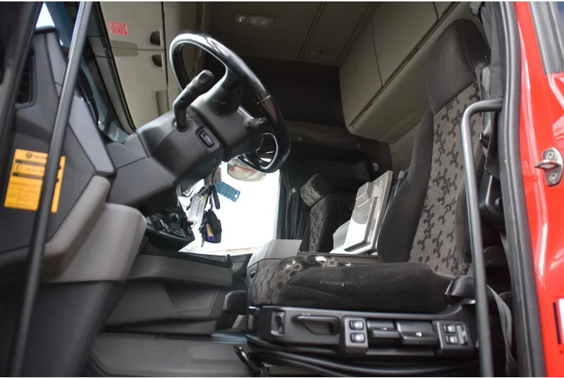 Scania R450 NGS 4x2 - ADR FL - RETARDER - 767 TKM - PTO - PARK. AIRCO - 4 POINT AIR SUSPENSION - ALCOA'S - LED LIGHTS - - Тягач: фото 4 Scania R450 NGS 4x2 - ADR FL - RETARDER - 767 TKM - PTO - PARK. AIRCO - 4 POINT AIR SUSPENSION - ALCOA'S - LED LIGHTS - - Тягач: фото 4