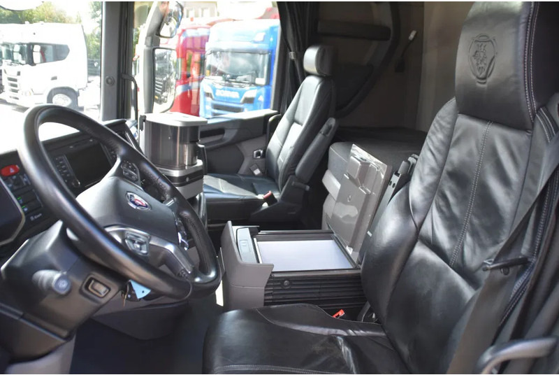Scania S450 NGS 4x2 - RETARDER - 709 TKM - PARK. AIRCO - LEATHER SEATS - 2 x FUEL TANKS - LED LIGHTS - TOP CONDITION - - Тягач: фото 5 Scania S450 NGS 4x2 - RETARDER - 709 TKM - PARK. AIRCO - LEATHER SEATS - 2 x FUEL TANKS - LED LIGHTS - TOP CONDITION - - Тягач: фото 5