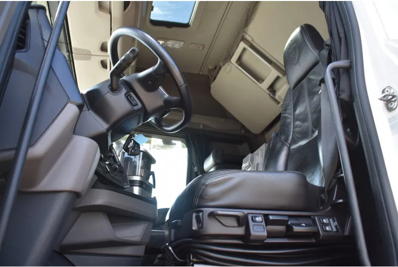 Scania S450 NGS 4x2 - RETARDER - 709 TKM - PARK. AIRCO - LEATHER SEATS - 2 x FUEL TANKS - LED LIGHTS - TOP CONDITION - - Тягач: фото 4 Scania S450 NGS 4x2 - RETARDER - 709 TKM - PARK. AIRCO - LEATHER SEATS - 2 x FUEL TANKS - LED LIGHTS - TOP CONDITION - - Тягач: фото 4