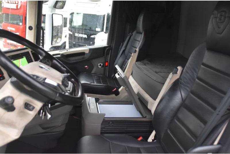 Scania S660 V8 NGS 4x2NB - NEW TACHO - RETARDER - FULL AIR - PARK. AIRCO - LEATHER SEATS - 2 x FUEL TANKS - ALCOA'S - LED - - Тягач: фото 5 Scania S660 V8 NGS 4x2NB - NEW TACHO - RETARDER - FULL AIR - PARK. AIRCO - LEATHER SEATS - 2 x FUEL TANKS - ALCOA'S - LED - - Тягач: фото 5