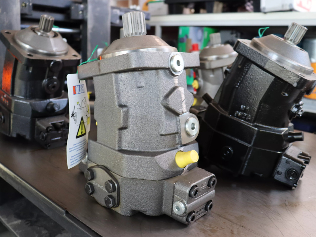 REXROTH A6VM060HA2T30004F/71MWV0M4Z8200-0 - Гидравлический мотор для Погрузочно-разгрузочной техники: фото 1 REXROTH A6VM060HA2T30004F/71MWV0M4Z8200-0 - Гидравлический мотор для Погрузочно-разгрузочной техники: фото 1