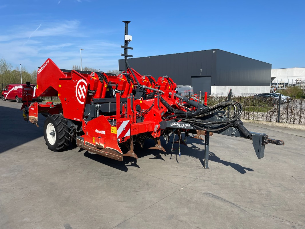 Dewulf CP 42 Trailed SC Compact - Комбайн: фото 1 Dewulf CP 42 Trailed SC Compact - Комбайн: фото 1