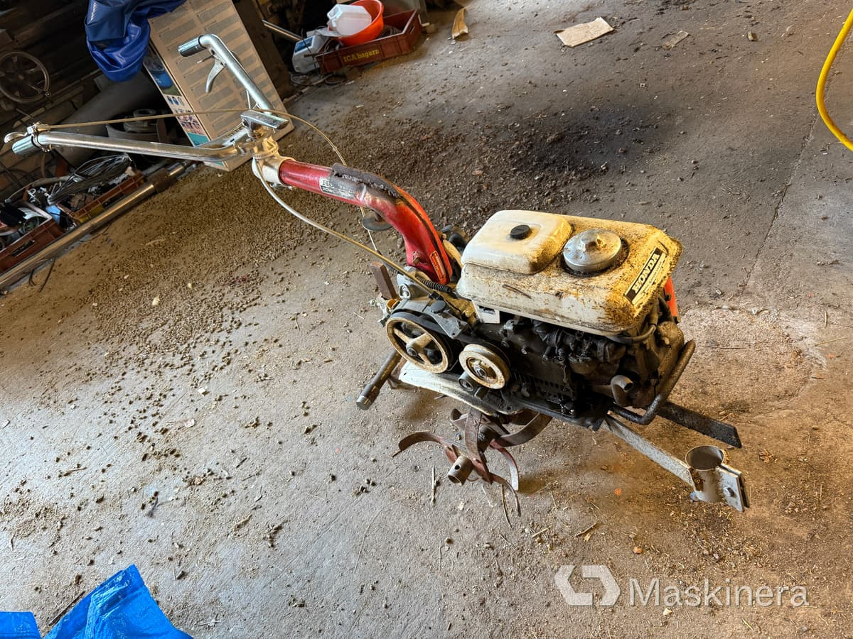 Jordfräs Honda F28C (Rep.objekt) - Другая техника: фото 1 Jordfräs Honda F28C (Rep.objekt) - Другая техника: фото 1