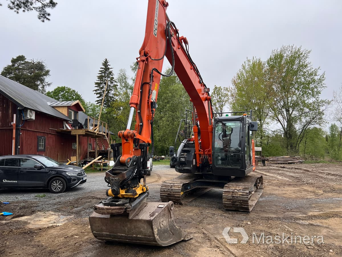 Grävmaskin Hitachi ZX135US-6 med tillbehör - Гусеничный экскаватор: фото 2 Grävmaskin Hitachi ZX135US-6 med tillbehör - Гусеничный экскаватор: фото 2