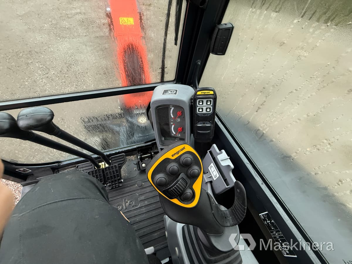 Гусеничный экскаватор Grävmaskin Kubota KX027-4 med flera redskap: фото 39 Гусеничный экскаватор Grävmaskin Kubota KX027-4 med flera redskap: фото 39