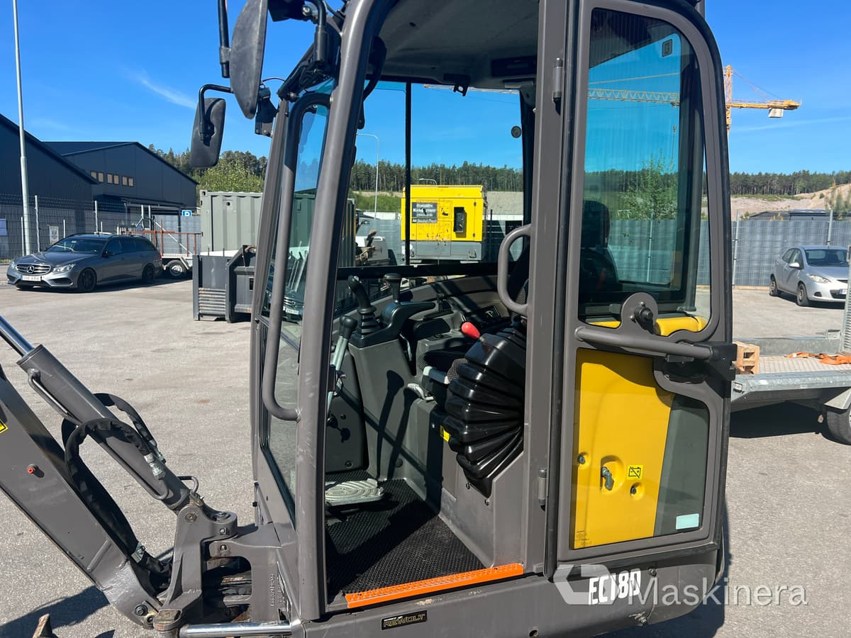 Гусеничный экскаватор Grävmaskin Volvo EC18D med maskintrailer och redskap: фото 34